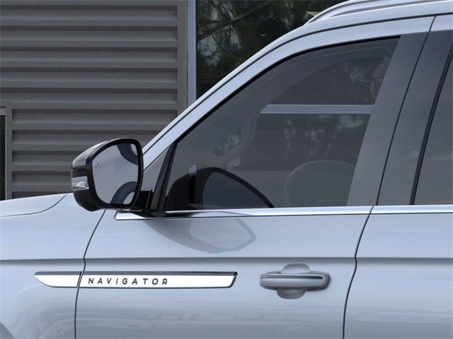 2025 Lincoln Navigator L Reserve Service Loaner