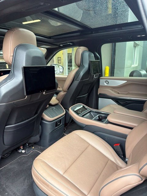 2025 Lincoln Navigator L Black Label