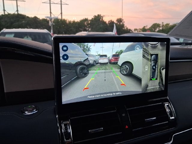2022 Lincoln Navigator L Black Label