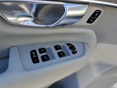 2023 Volvo XC90 B5 Plus