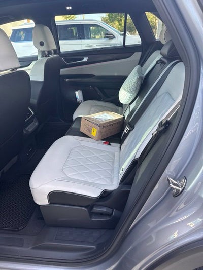 2025 Volkswagen Atlas Cross Sport 2.0T SEL Premium R-Line