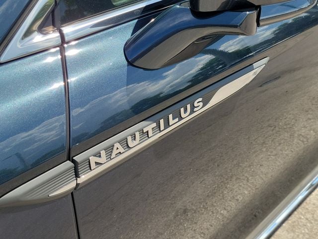 2022 Lincoln Nautilus Standard