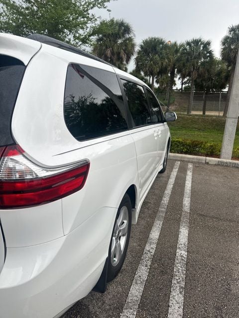 2020 Toyota Sienna LE 8 Passenger