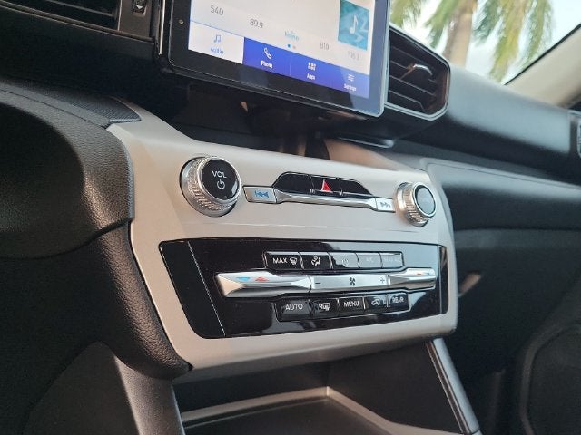 2023 Ford Explorer Base