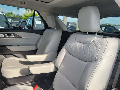 2025 Ford Explorer Platinum