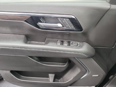 2025 Chevrolet Suburban LT