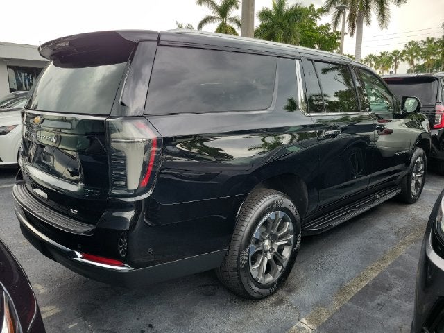 2025 Chevrolet Suburban LT
