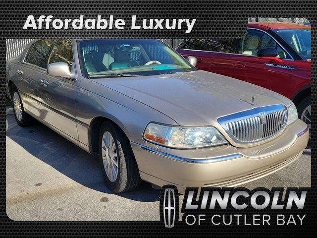 2003 Lincoln Town Car Executive