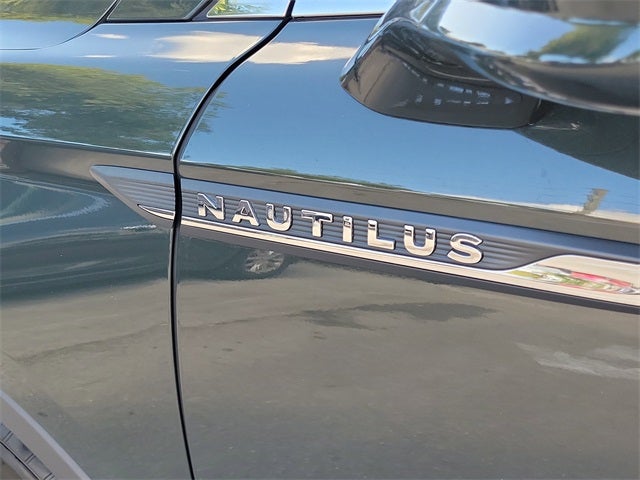 2022 Lincoln Nautilus Standard
