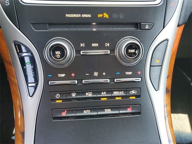 2019 Lincoln Nautilus Select