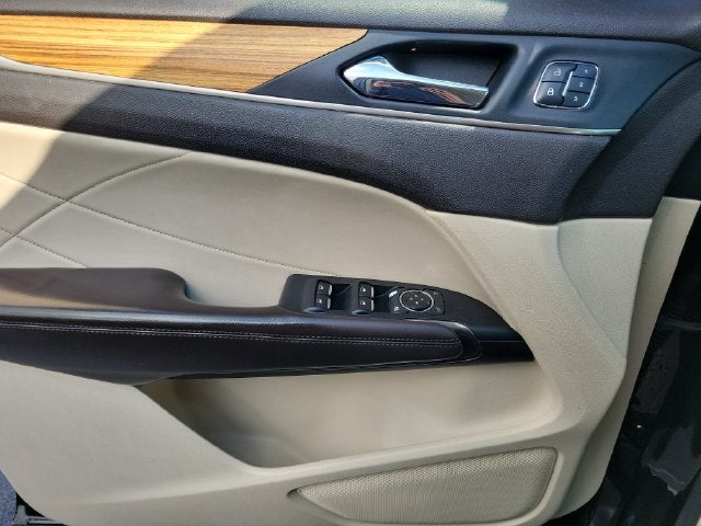2015 Lincoln MKC Base