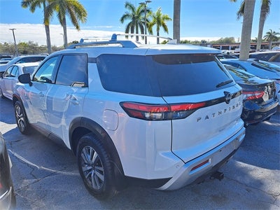 2024 Nissan Pathfinder SL