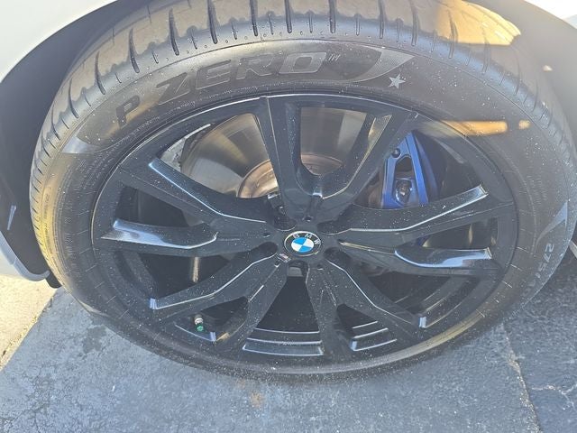 2025 BMW X7 M60i