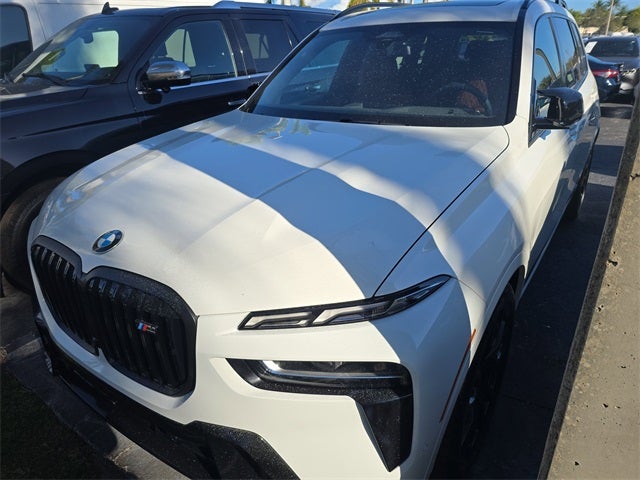 2025 BMW X7 M60i