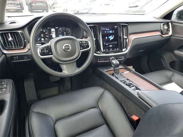 2021 Volvo S60 T5 Momentum