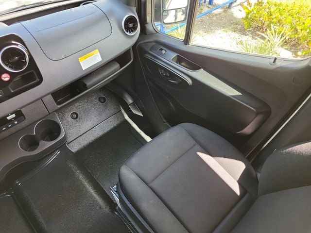 2025 Mercedes-Benz Sprinter 2500 Passenger 170 WB High Roof