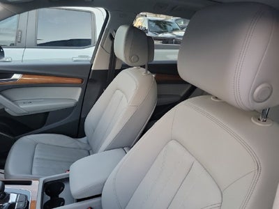 2025 Audi Q5 40 Premium quattro