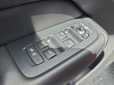 2022 Volvo XC60 B5 Inscription