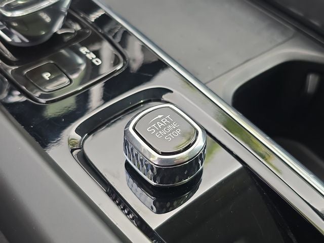 2022 Volvo XC60 B5 Inscription