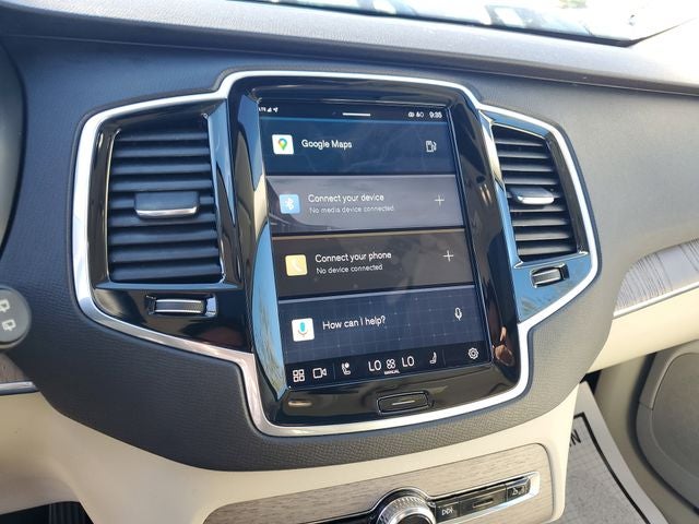 2023 Volvo XC90 B5 Plus