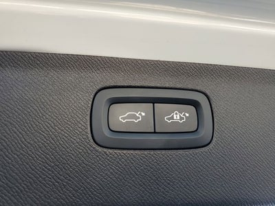 2023 Volvo XC90 B5 Plus